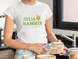[Müsli zubereiten, Nahaufnahme] Julia Hammer - Ernährungsberatung